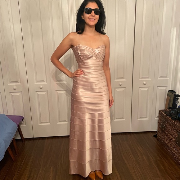 Gorgeous BCBG Champagne Layered Dress - Picture 1 of 7